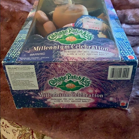 CABBAGE PATCH DOLL-MILLENNIUM COLLECTOR EDITION - Picture 4 of 5